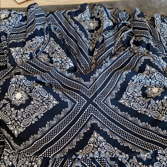 Tommy Hilfiger Pleated Crossback Maxi Dress - Picture 4 of 8